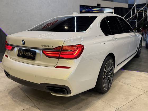 BMW 750Li 4.4 M SPORT V8 32V GASOLINA 4P AUTOMÁTICO BMW 750Li 4.4 M SPORT V8 32V GASOLINA 4P AUTOMÁTICO